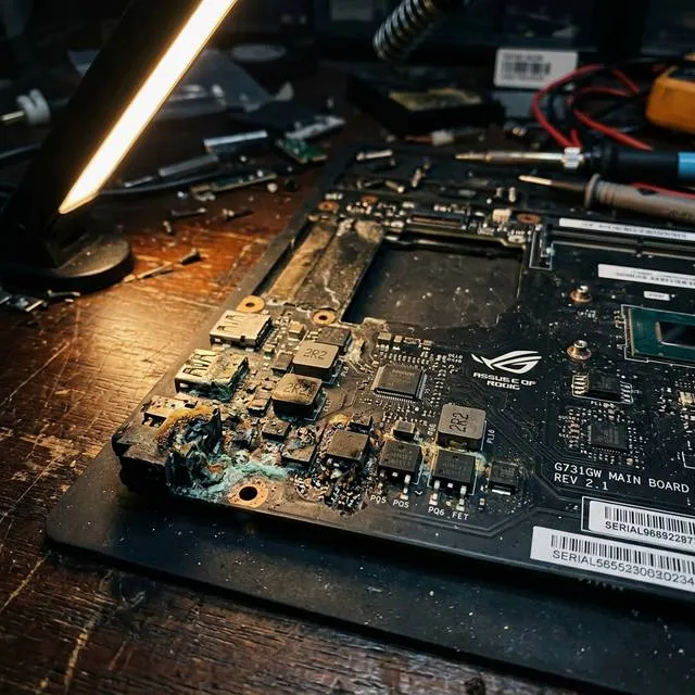 ASUS ROG Laptop Anakart Onarımı — önce